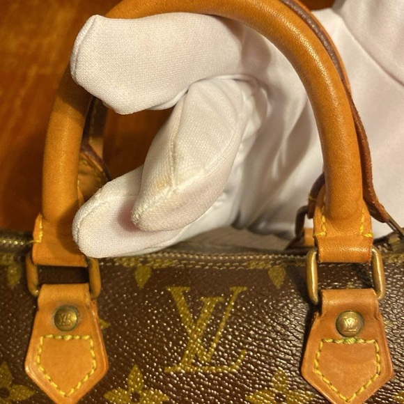 Louis Vuitton Brown Monogram Handbag - Picture 5 of 14